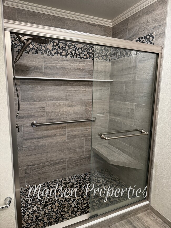 Building Photo - 114 Christian Ave