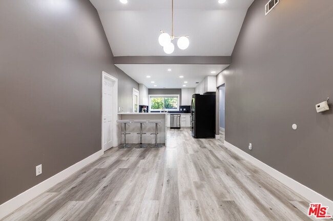 Building Photo - 1112 S Highland Ave