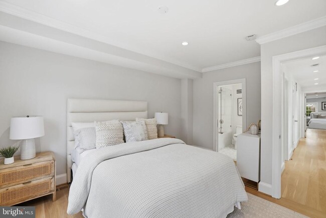 Building Photo - 3418 Reservoir Rd NW