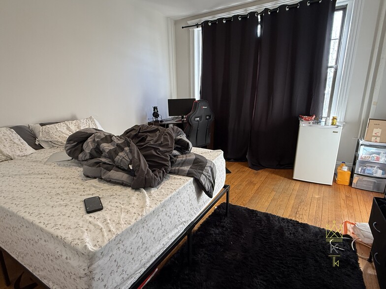 Building Photo - 370 Chestnut Hill Ave