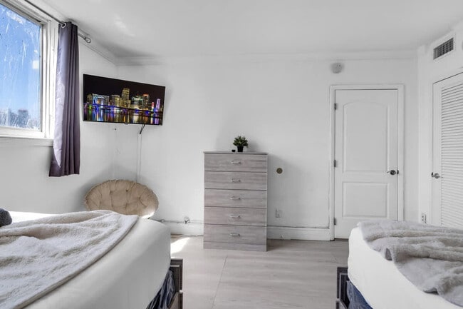 Building Photo - 19370 Collins Ave