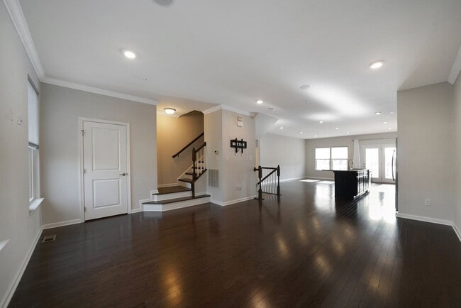 Building Photo - Luxury 3 Bedroom 4 Bath Townhome in Atwate...