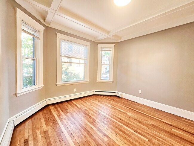 Building Photo - 141 Sutherland Rd