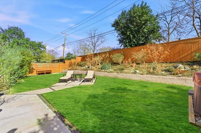 Building Photo - 6003 Duncanville Pass