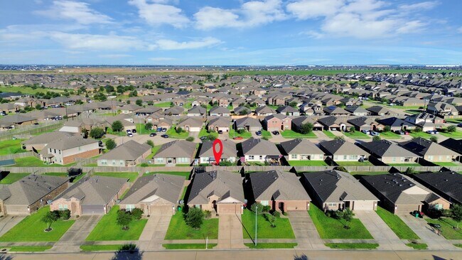 Building Photo - 3030 Dripping Springs Ct