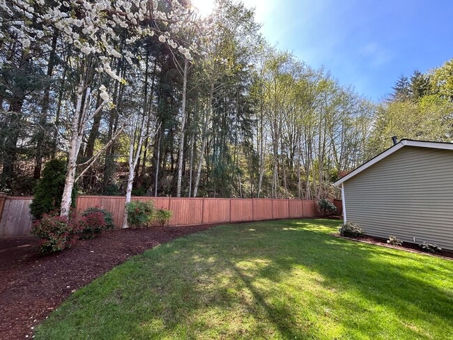 Building Photo - Updated 2 bedroom + loft, 2.5 bath DuPont Home