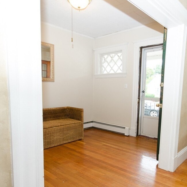 Building Photo - 68 Read St