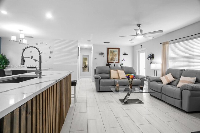 Building Photo - 19445 Carolina Cir