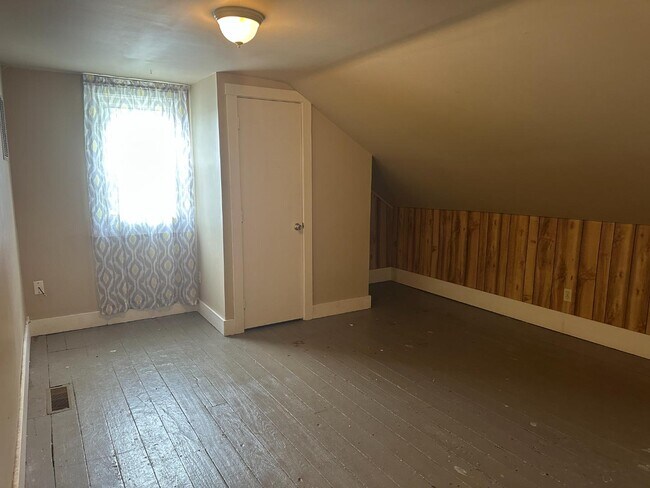 Building Photo - 525 Franklin Ave