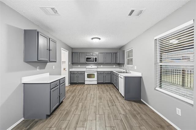 Building Photo - 3119 Pompi Dr