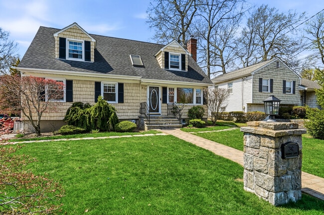 Building Photo - 317 Hornidge Rd