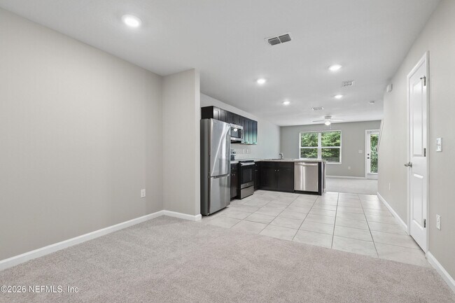 Building Photo - 5988 Creekside Crossing Dr