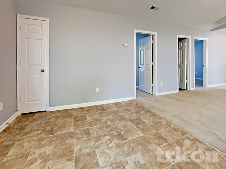 Building Photo - 930 Valley Ridge Rd