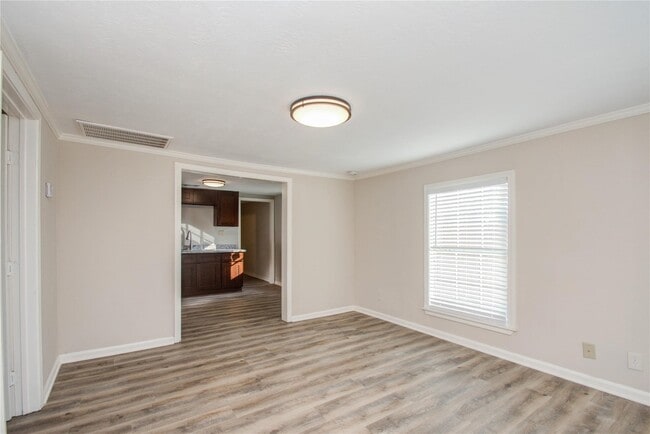 Building Photo - 1051 W Little York Rd