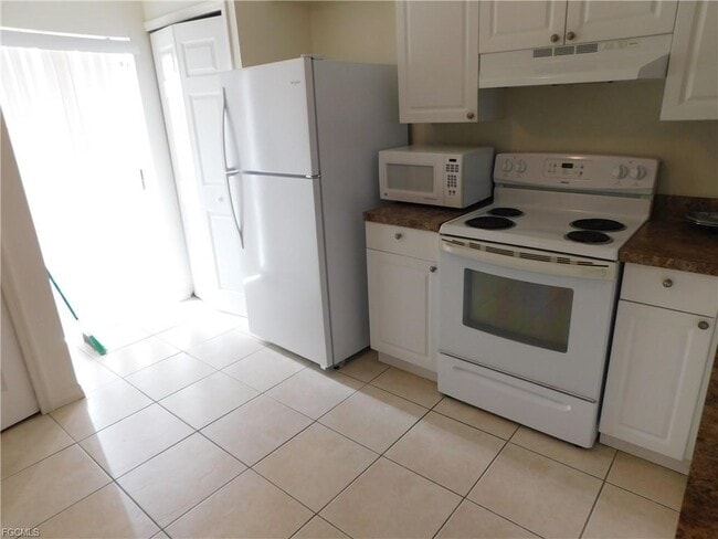 Building Photo - 508 SE 7th St