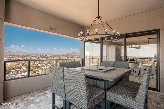 Building Photo - 1040 E Osborn Rd