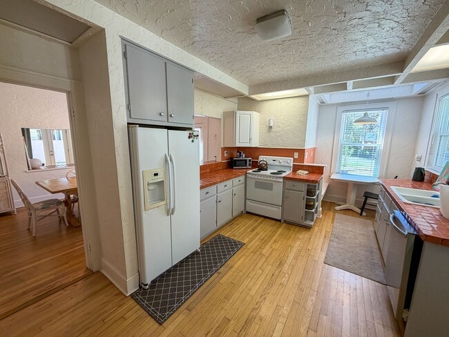 Building Photo - 15 NW 26th St