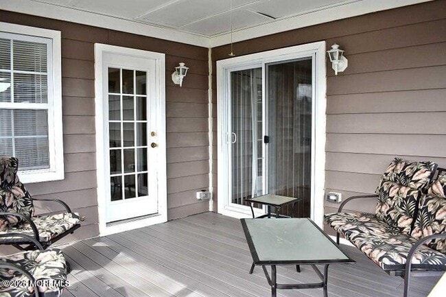 Building Photo - 27 Castle Harbor Dr