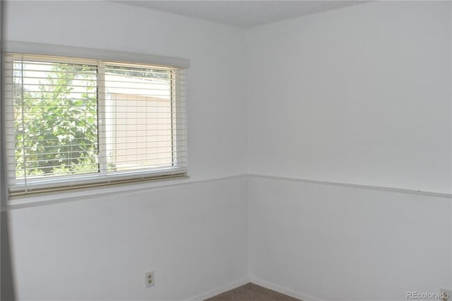 Building Photo - 4585 Gatewood Dr