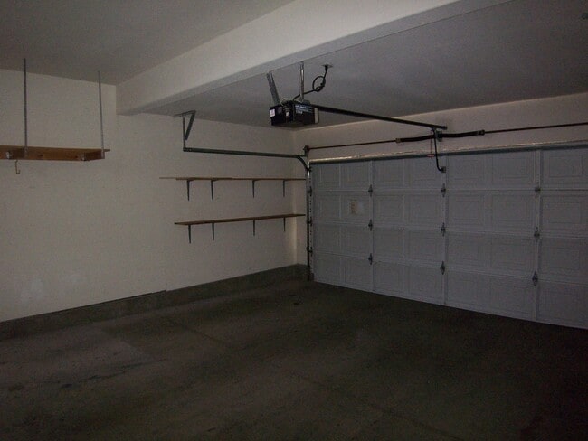 Building Photo - Terrific 2br/2Ba Townhome in La Cresta -  ...