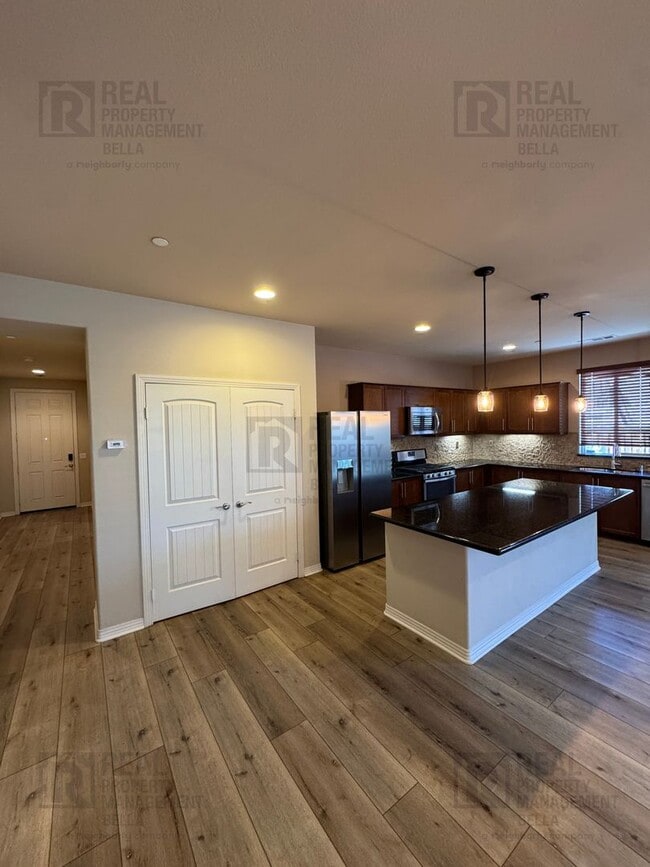 Building Photo - Modern Comfort Meets Resort Living – Gorgeous Single-Story in The Lakes Community