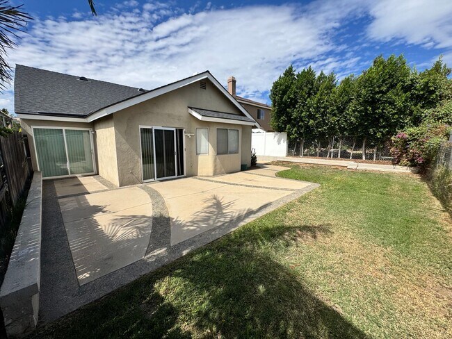 Building Photo - 3-Bedroom Moreno Valley Home – High Ceilin...