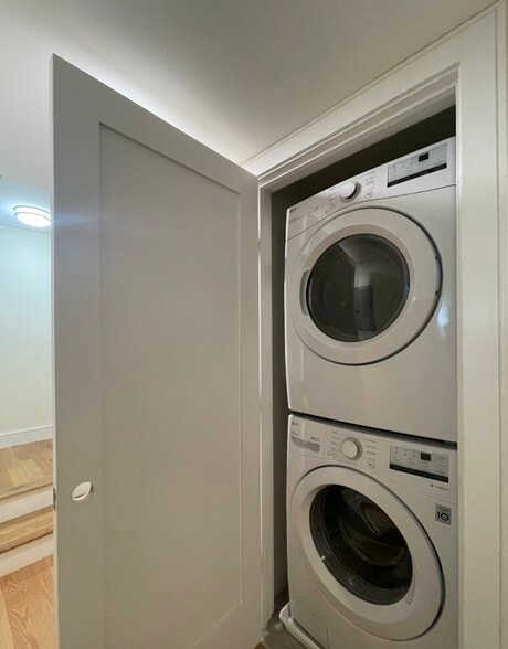 Building Photo - 65 Cameron St