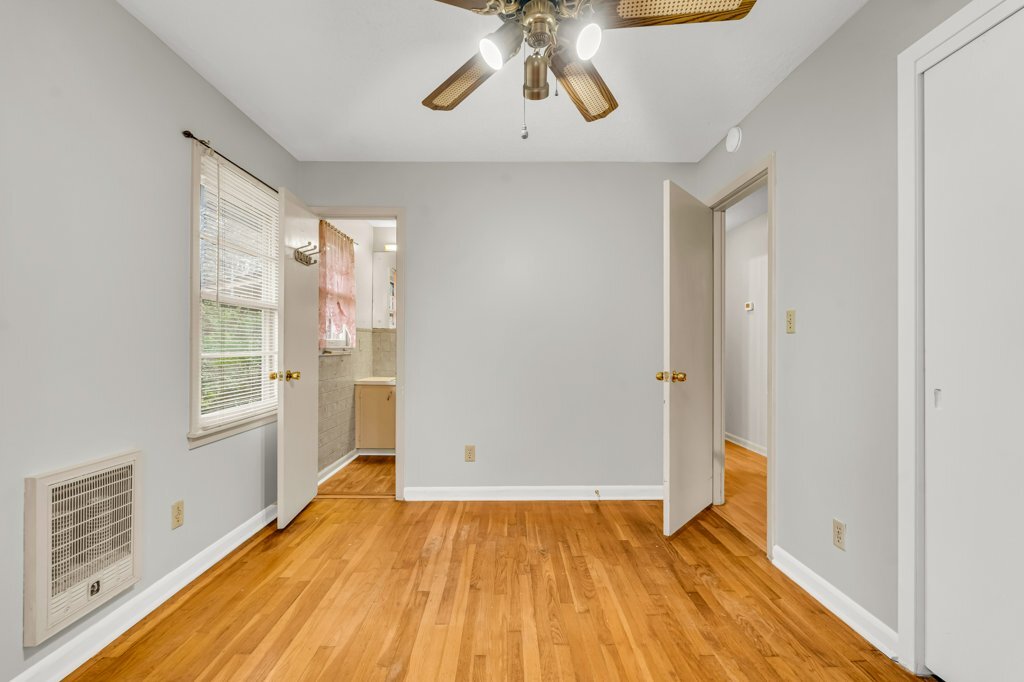 Building Photo - 711 Hemlock St