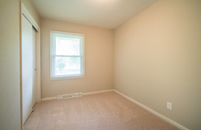 Building Photo - 12315 Adams Rd