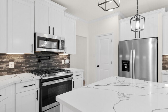 Building Photo - 206 Elianne Lace Ct