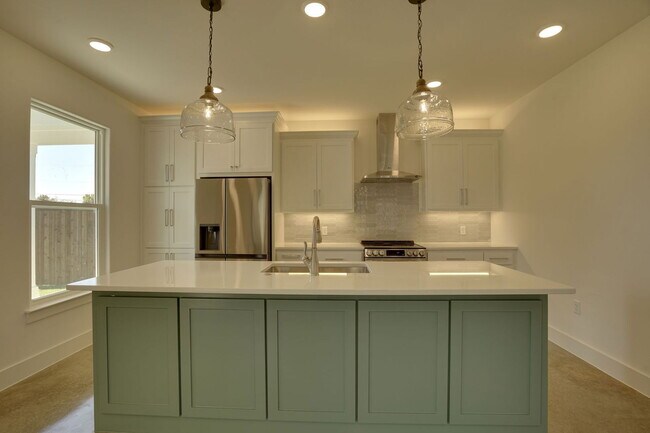 Building Photo - 112 Cardinal Wds