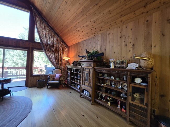 Building Photo - 1921 Bernina Dr