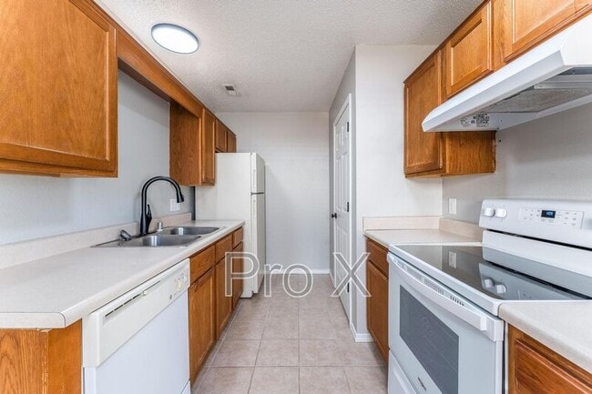 Building Photo - 3503 SW Victoria Pl