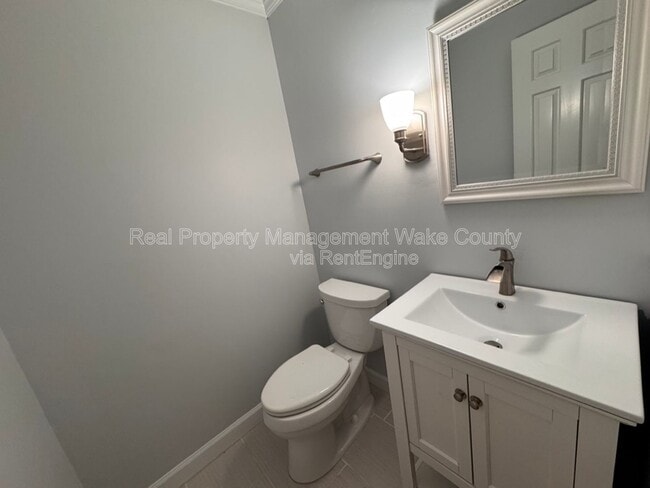 Building Photo - 102 Brodick Ct