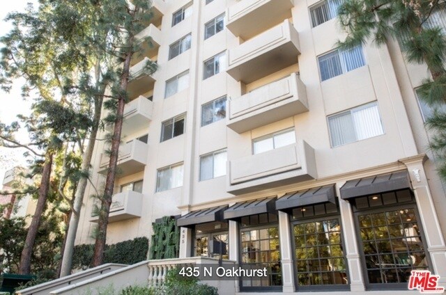 Building Photo - 435 N Oakhurst Dr