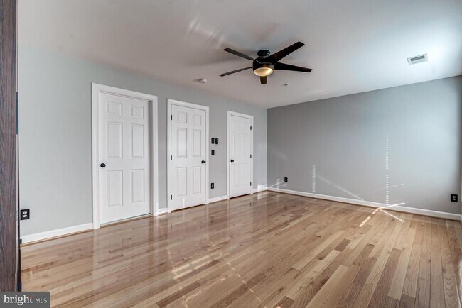 Building Photo - 5820 Pearson Ln