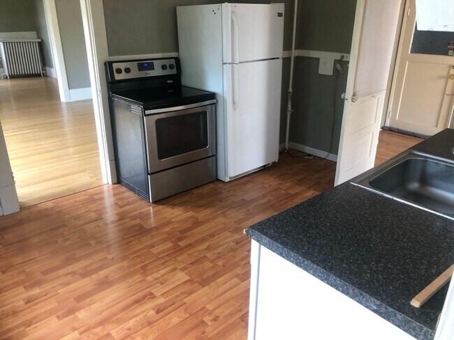 Building Photo - 2347-2349 Federal Ave E