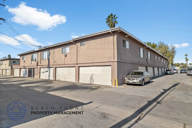 Building Photo - 326 E. Pearson