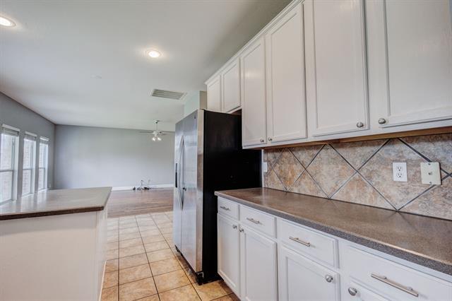 Building Photo - 6107 Lakecrest Dr