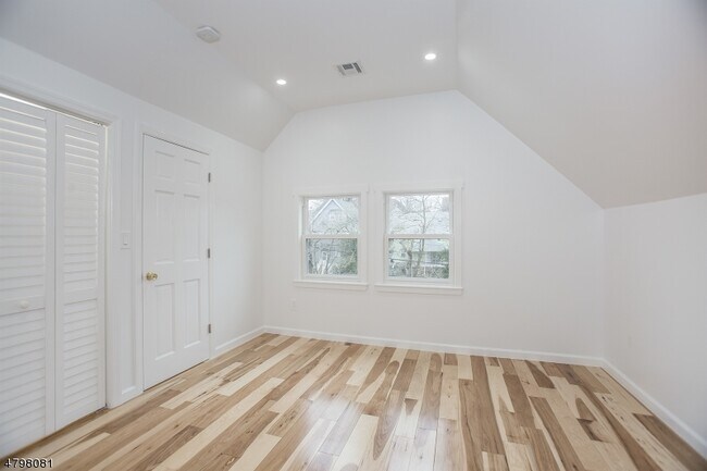 Building Photo - 36 N Willow St