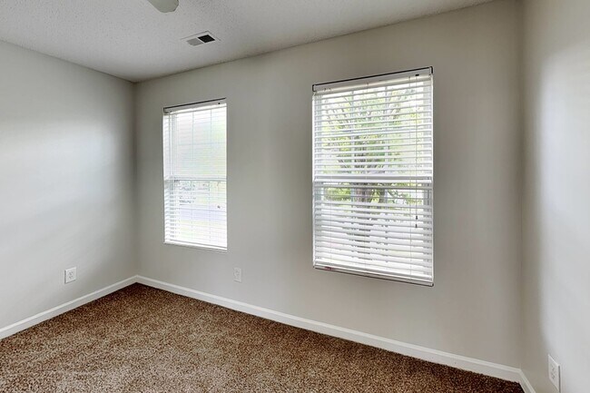 Building Photo - 7030 Maple Park Ln
