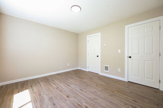 Building Photo - 2829 SE 90th Pl