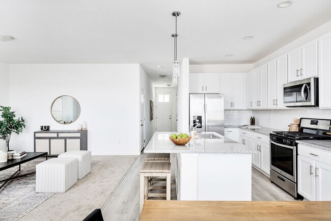 Building Photo - Great 3 bedroom for 2895!