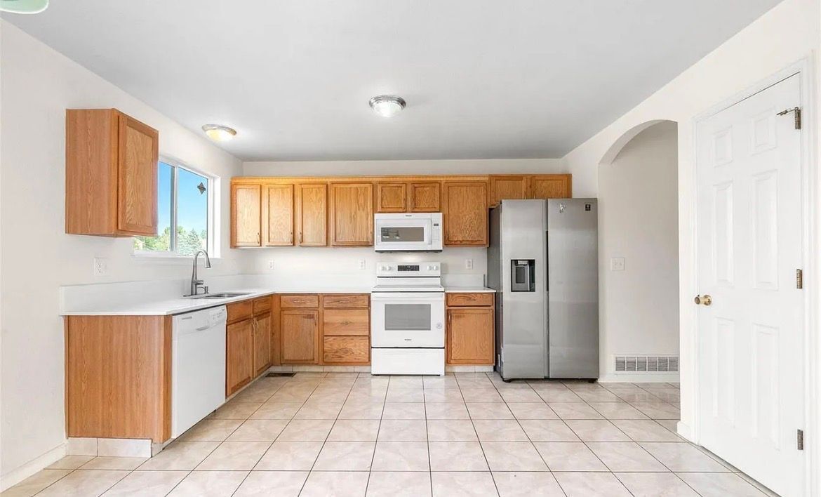 Building Photo - 18897 E Linvale Pl