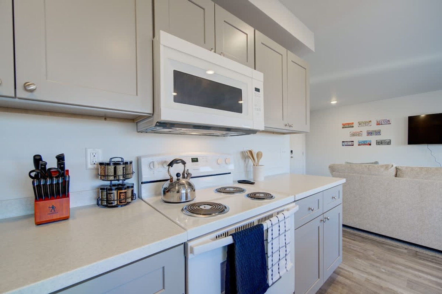 Building Photo - 5242 Fallon St