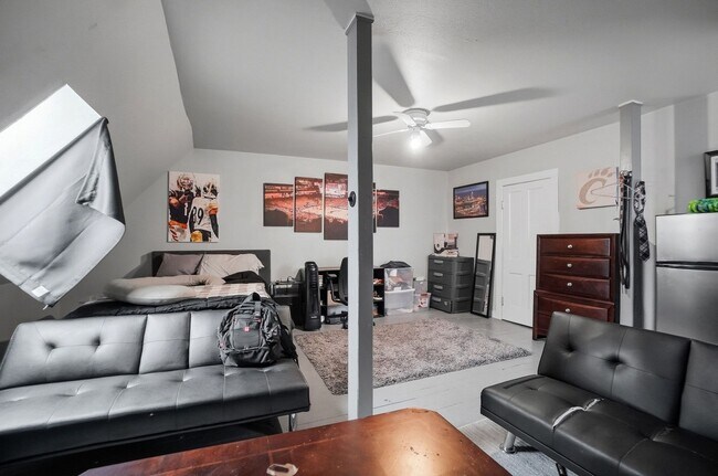 Building Photo - 6 bed/2 bath on Wheeler St., Mins. from UC for Only $650/pp ($3900/mo)!