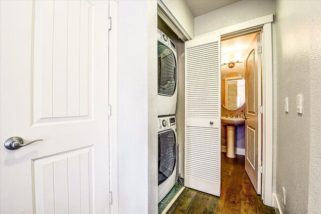 Building Photo - LUXURY TOWNHOME IN SUNNYVALE | 2014 BUILD