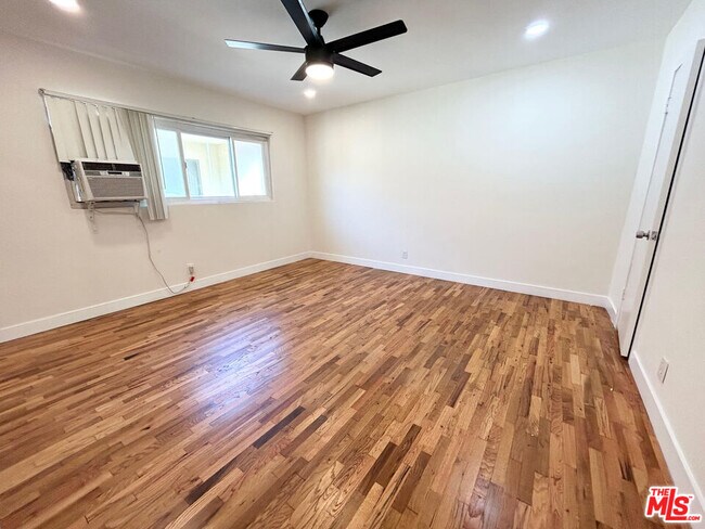 Building Photo - 1146 N Formosa Ave