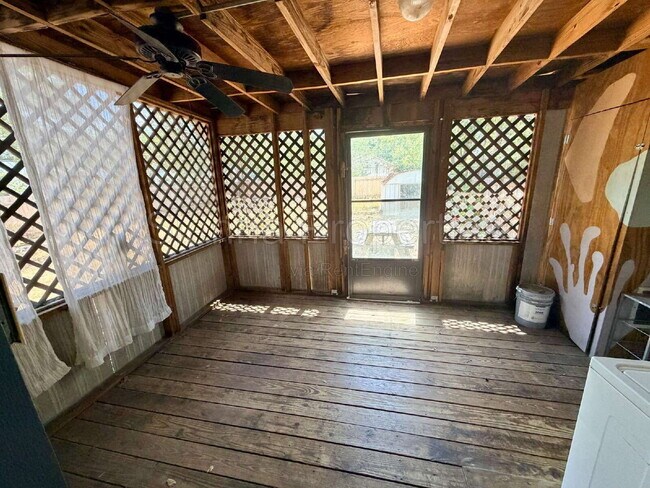 Building Photo - 1509 Willow St