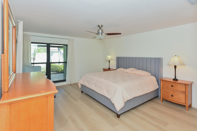 Building Photo - 1469 Vía Privada